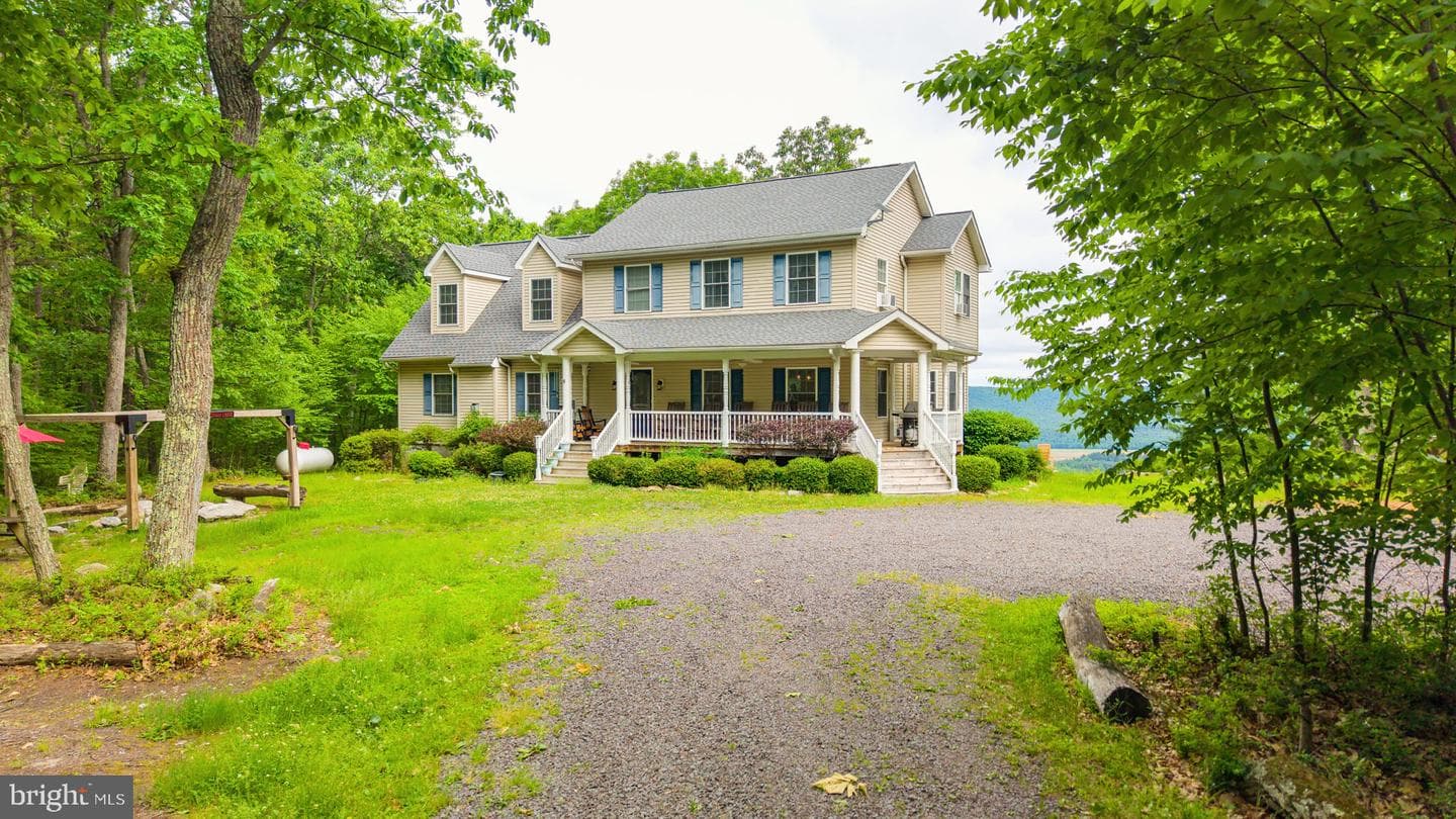 210 White Mountain Lane, Sugarloaf