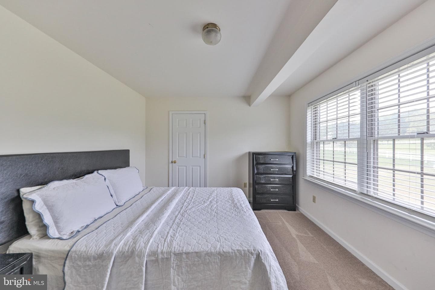 42 Louis Circle photo 17