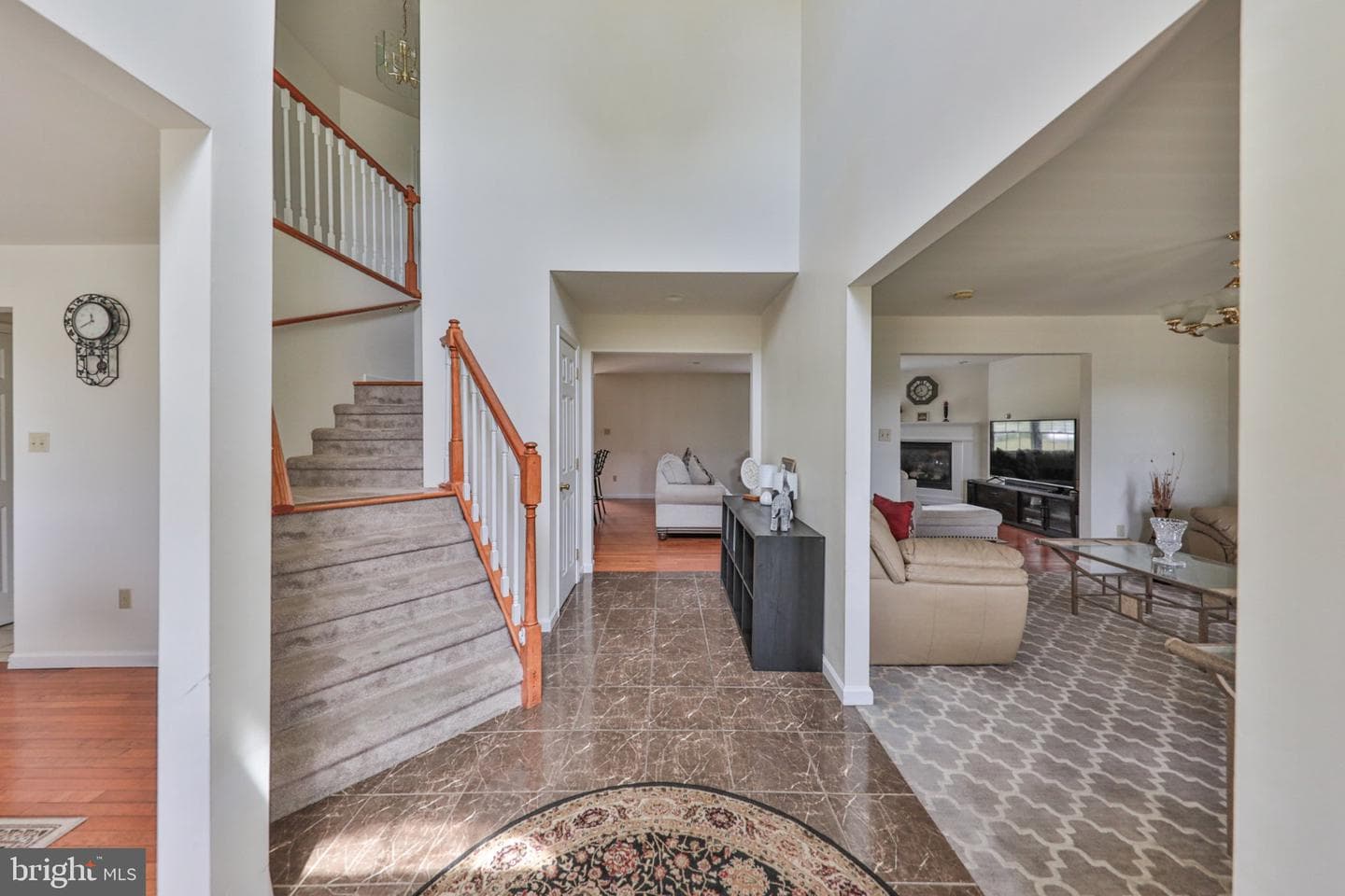 42 Louis Circle photo 5