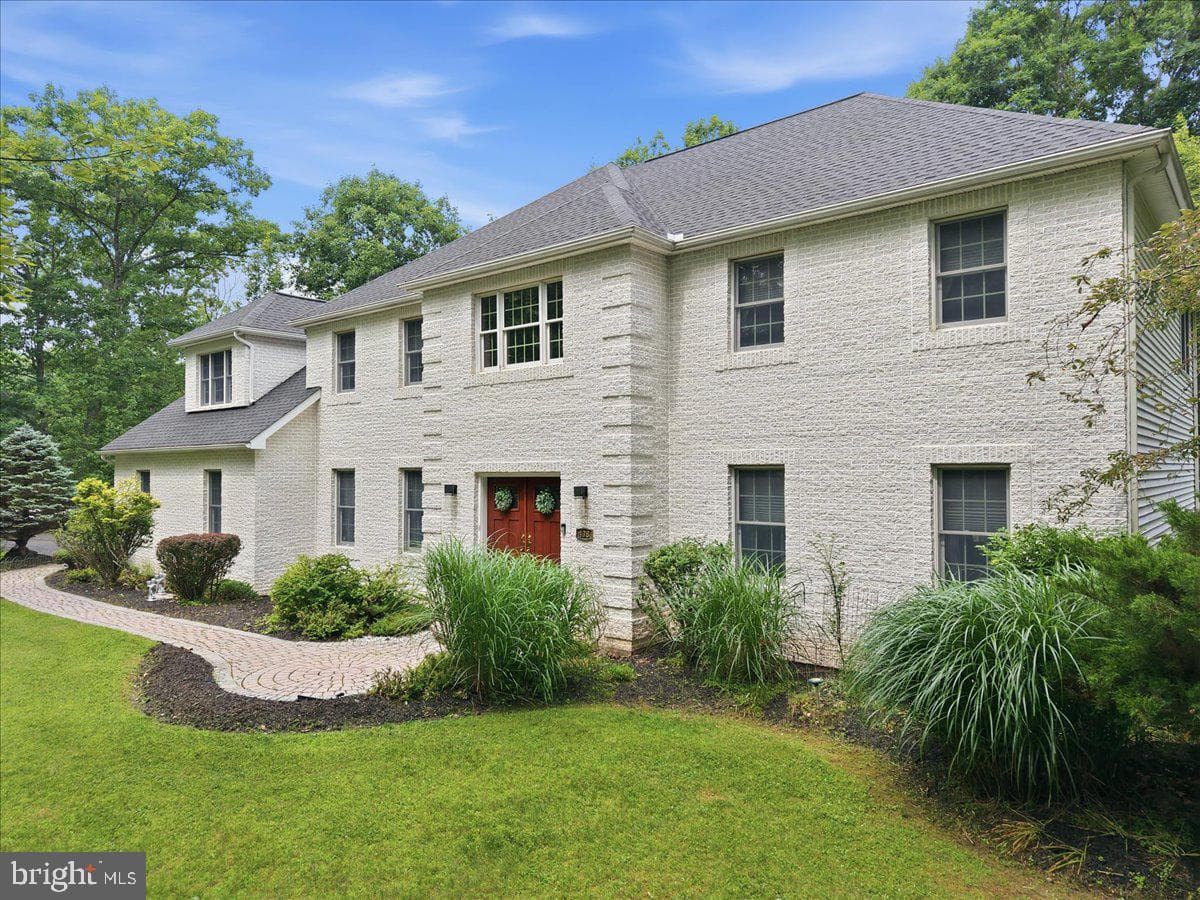 498 Twinbrook Road photo 4