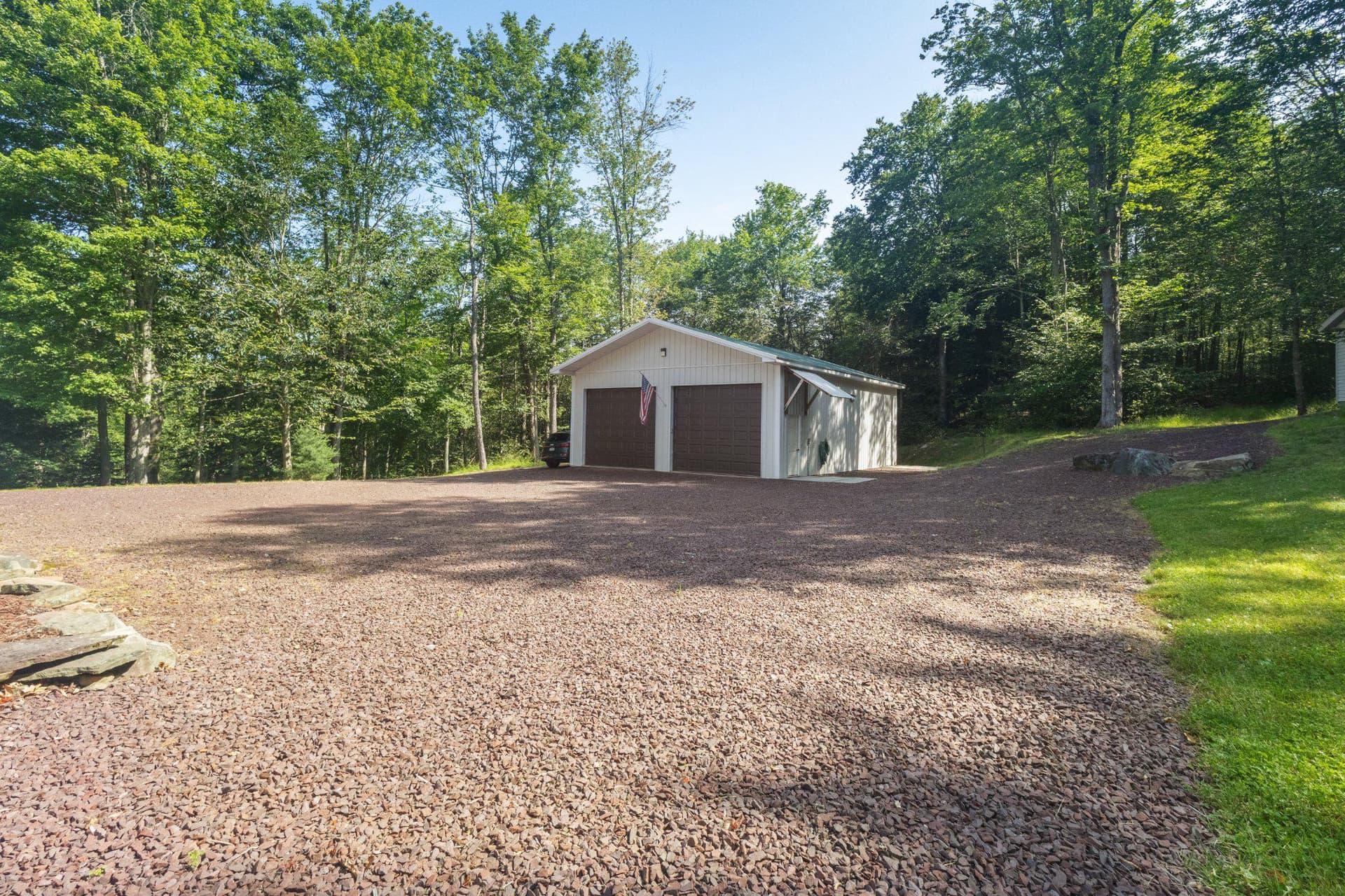 1300 Beaupland Road photo 17