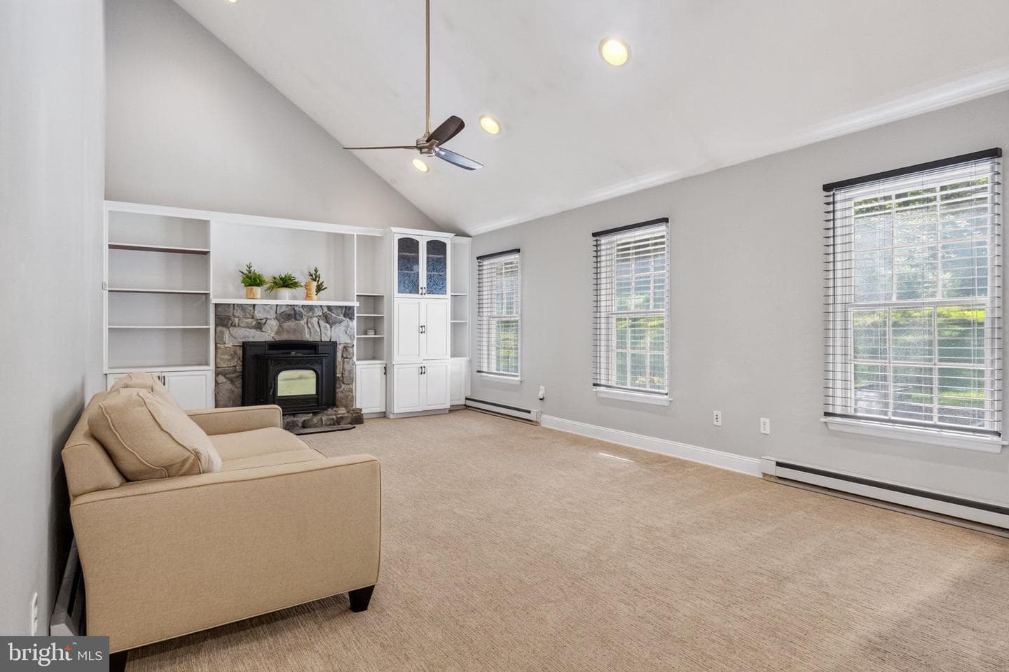 1300 Beaupland Road photo 27