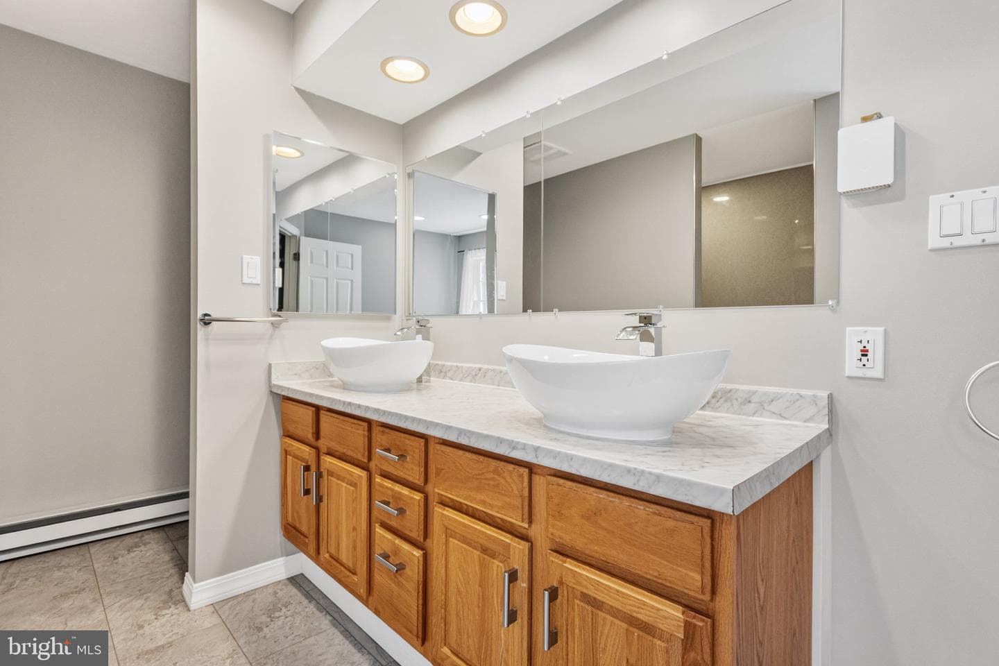 1300 Beaupland Road photo 41