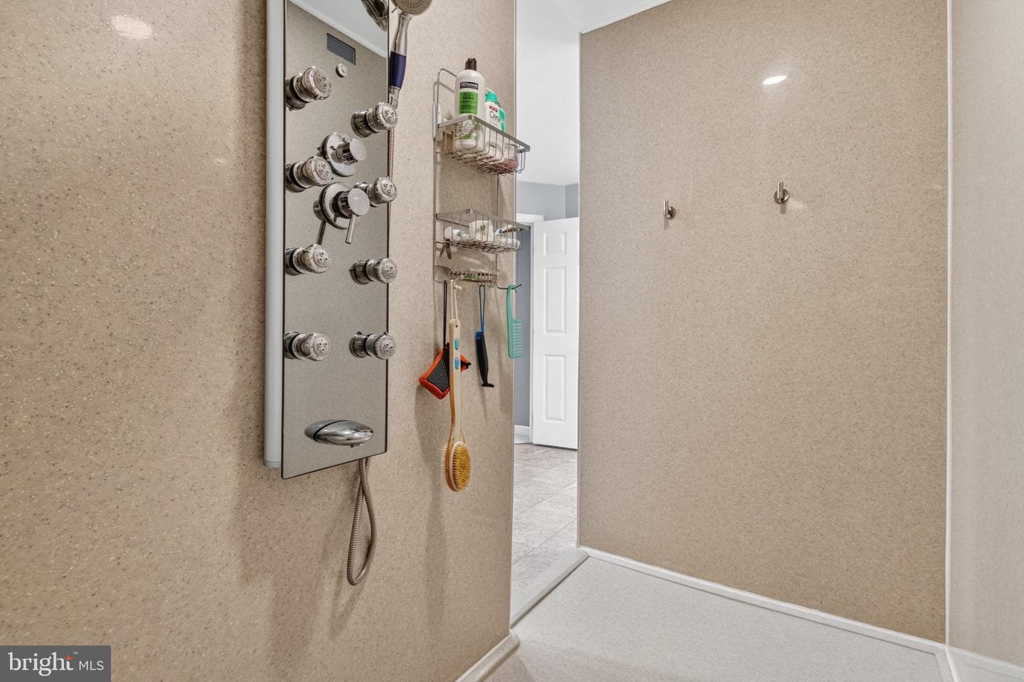 1300 Beaupland Road photo 44
