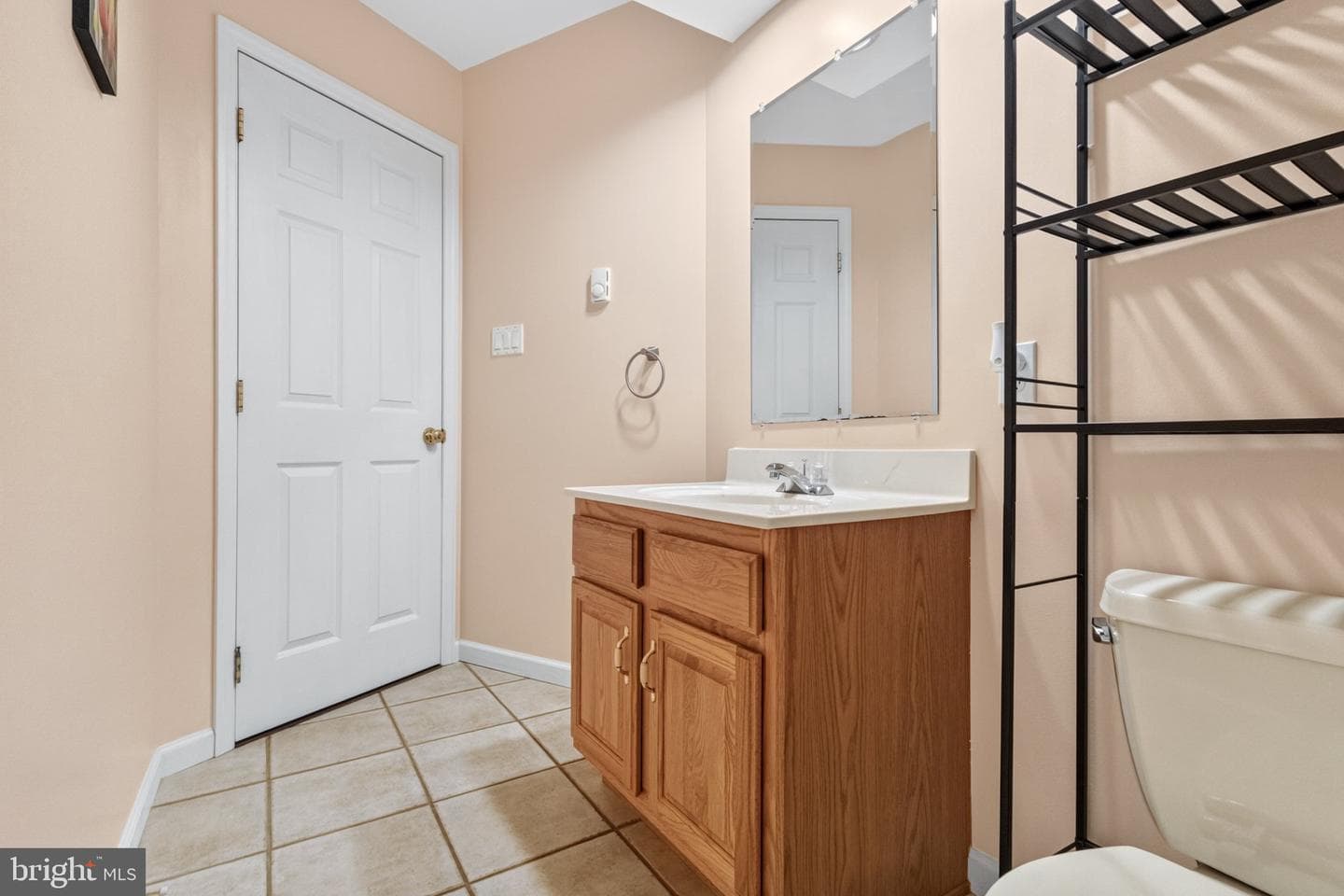 1300 Beaupland Road photo 54