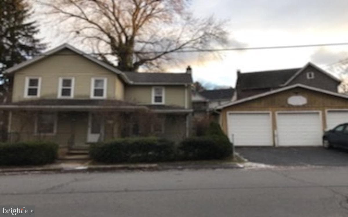 2154 Brick Avenue photo 1