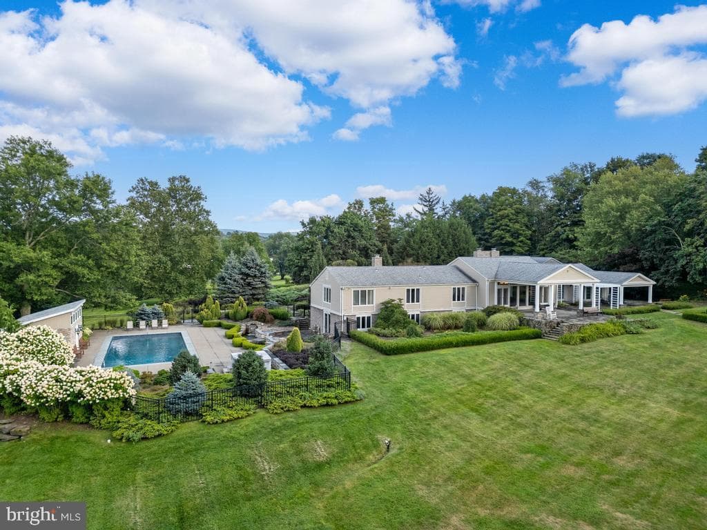 495 N Abington Road photo 1