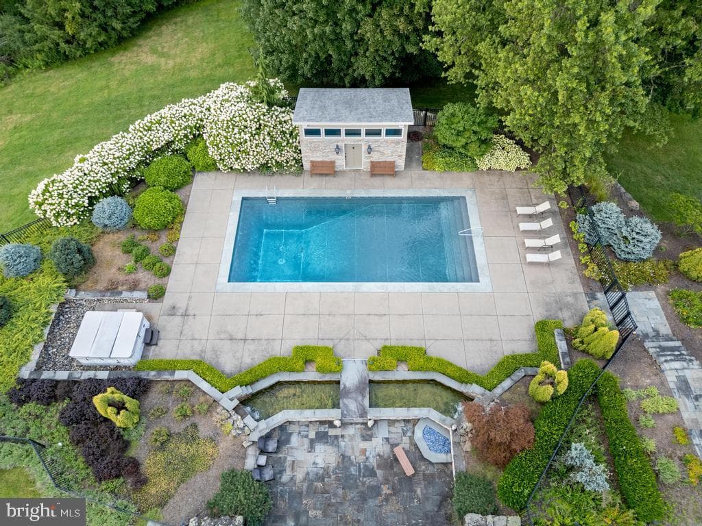 495 N Abington Road photo 8
