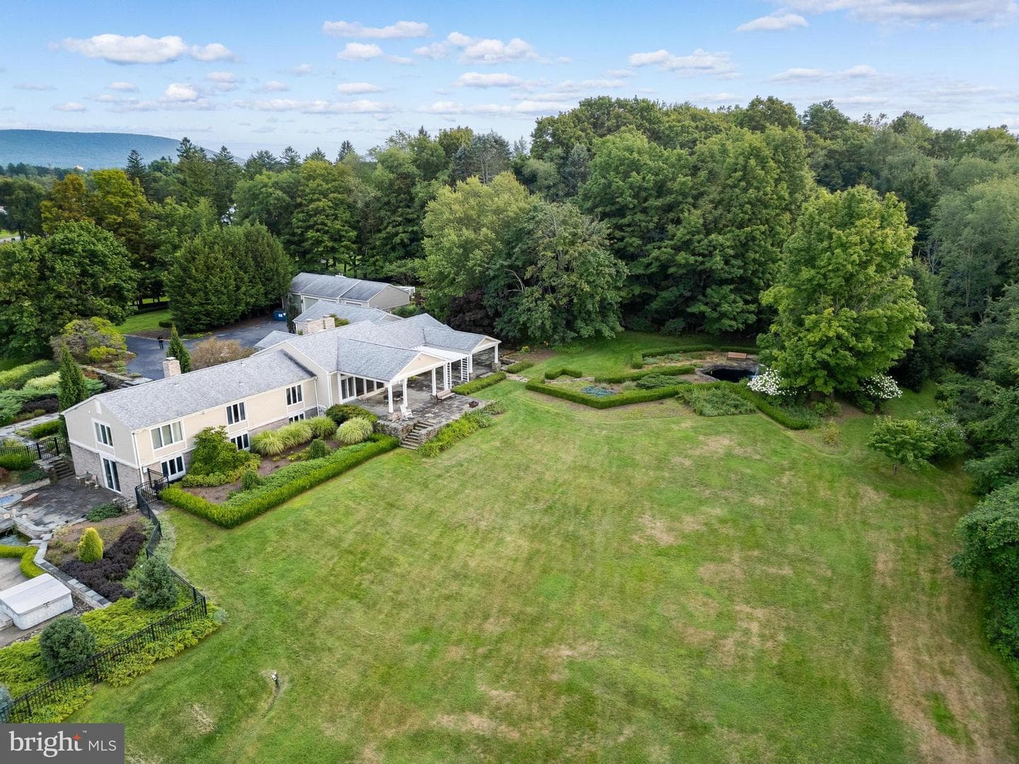 495 N Abington Road photo 86
