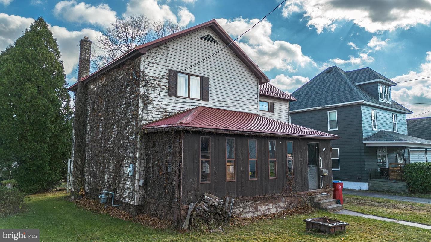 330 McKinley Avenue photo 2