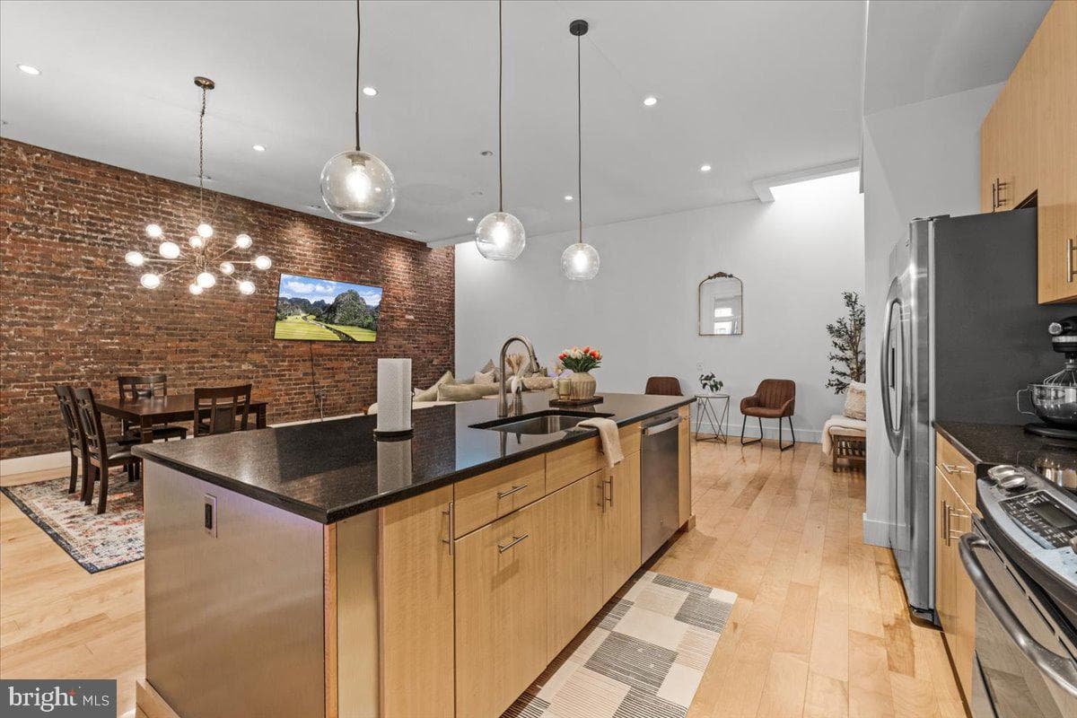 509 Bogart Pl # 202 photo 2