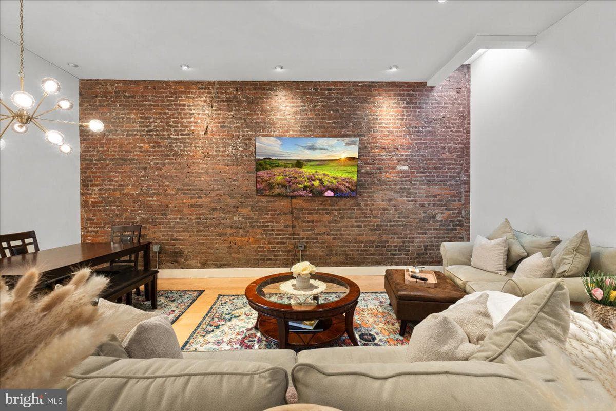 509 Bogart Pl # 202 photo 3