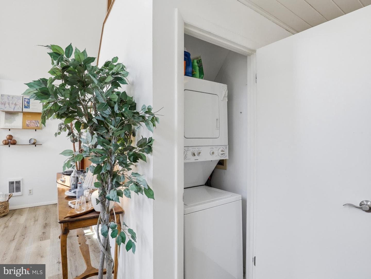 61 Floral Drive photo 15