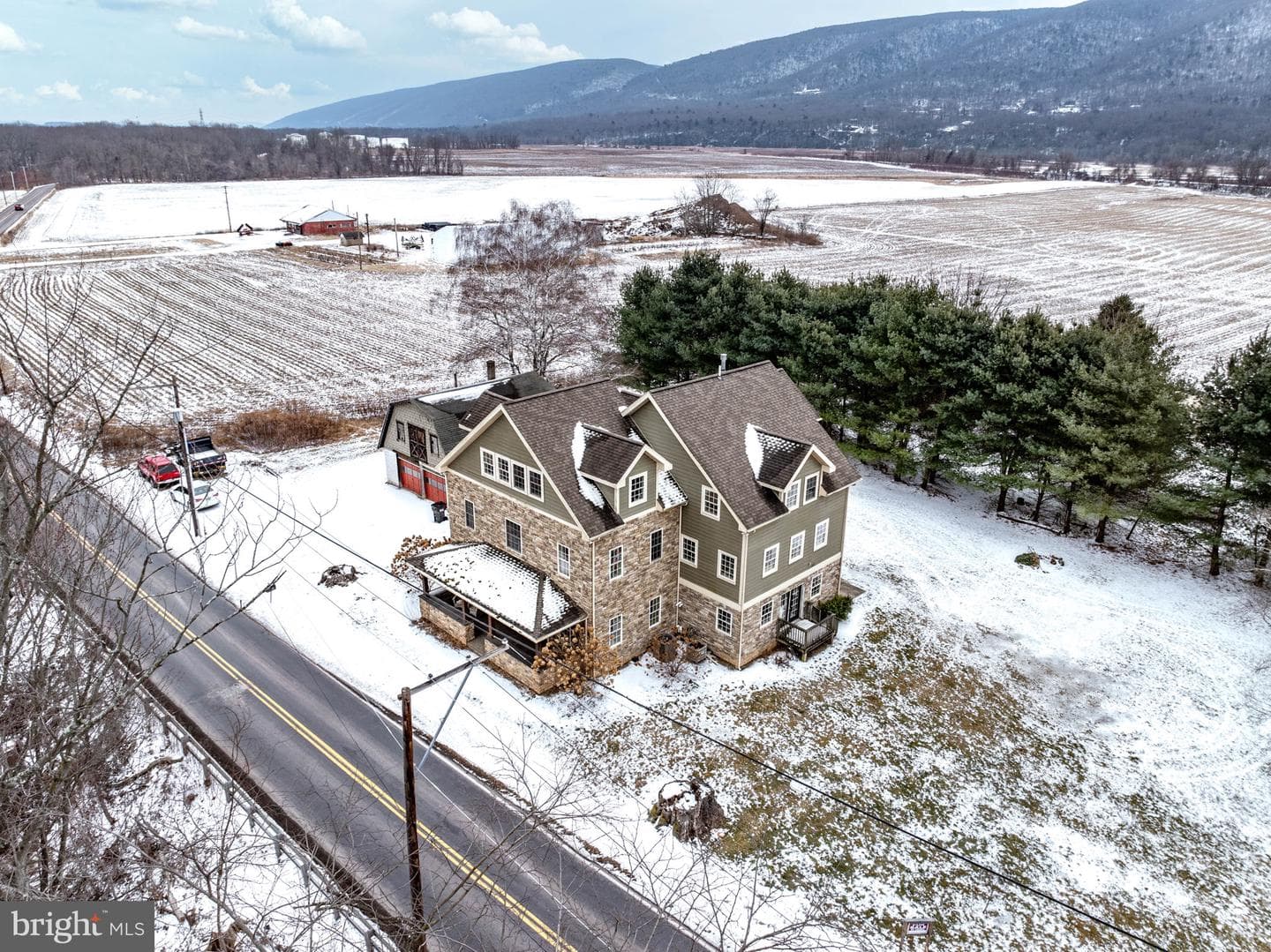 688 Sylvan Dell Rd photo 61