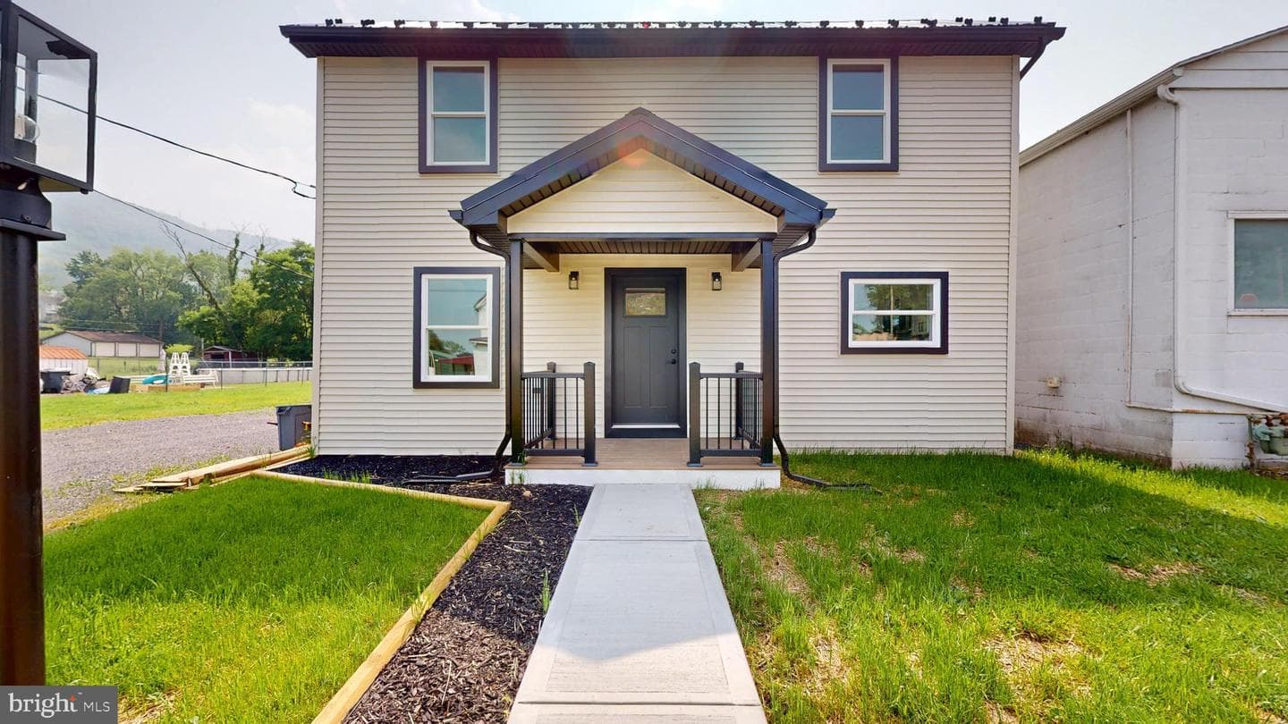 328 Hill Street photo 2