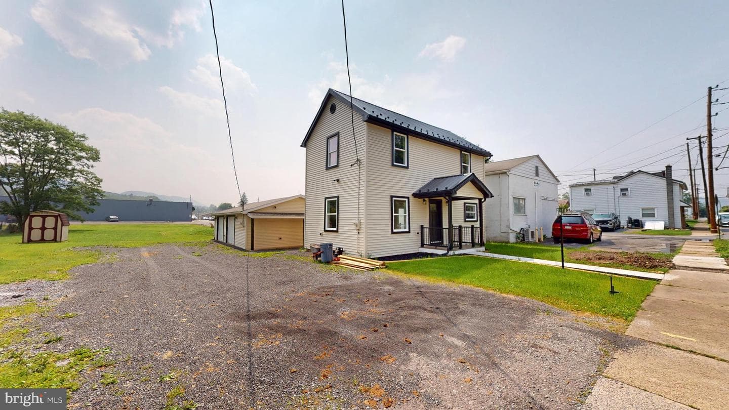 328 Hill Street photo 3