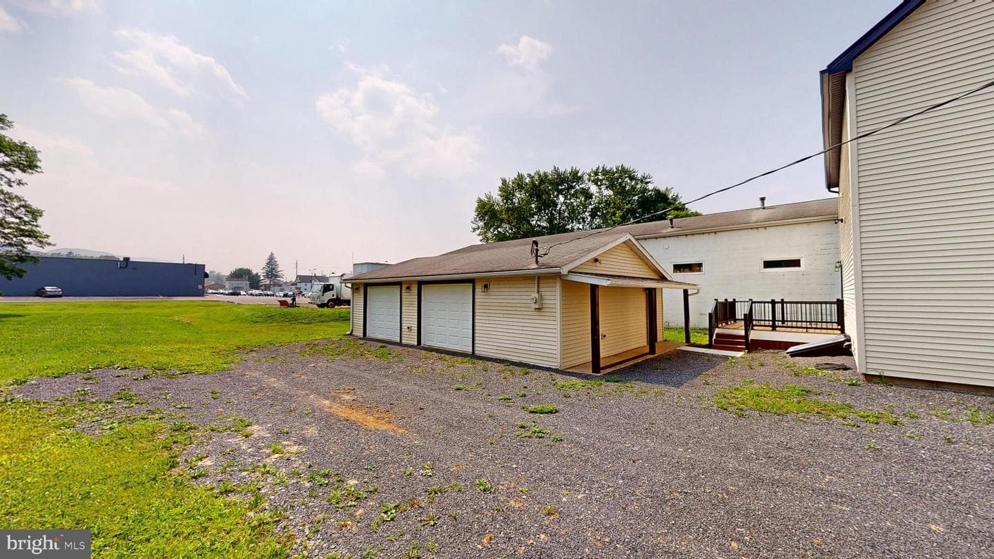 328 Hill Street photo 4