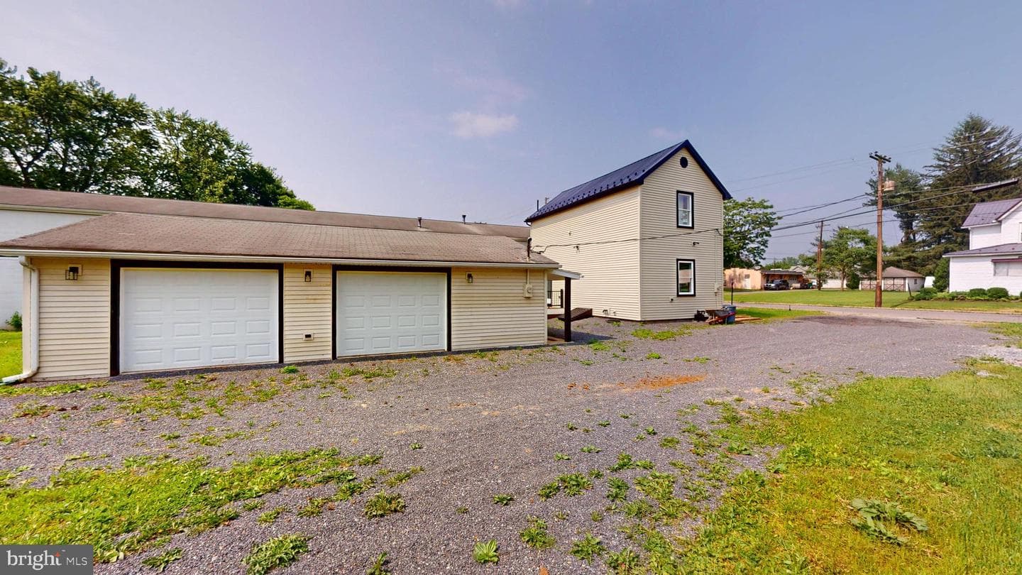 328 Hill Street photo 5