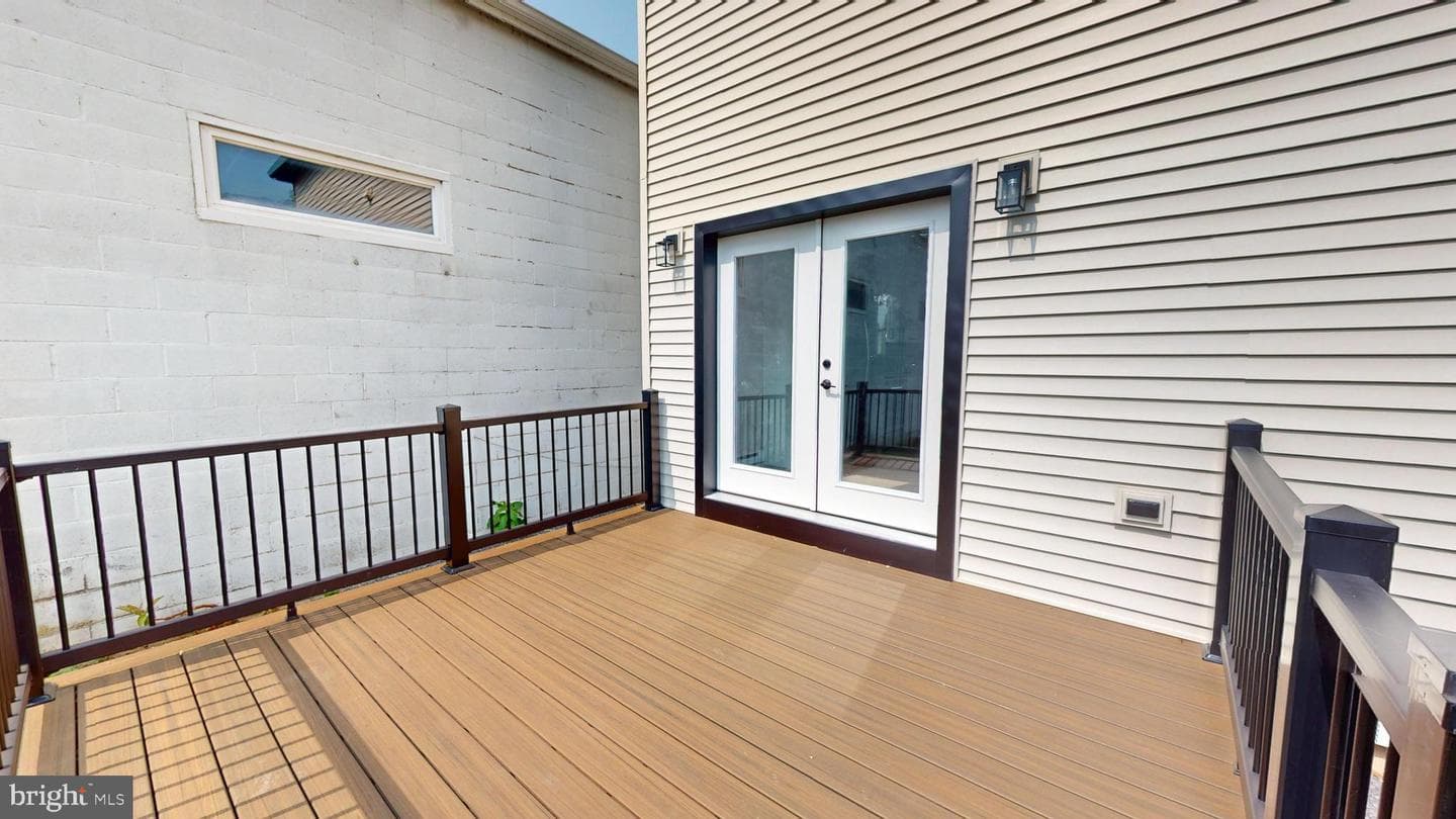 328 Hill Street photo 8