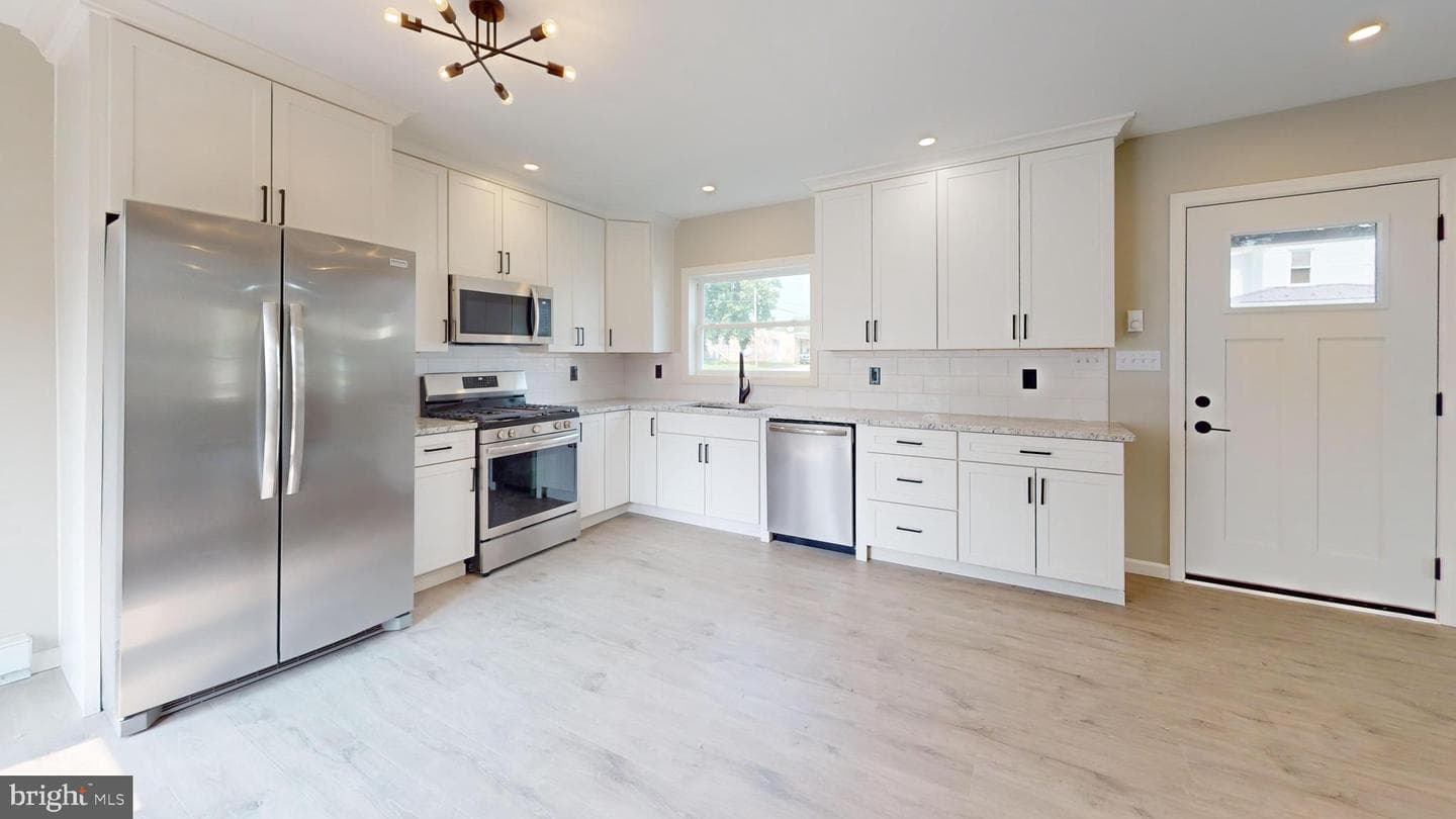 328 Hill Street photo 9