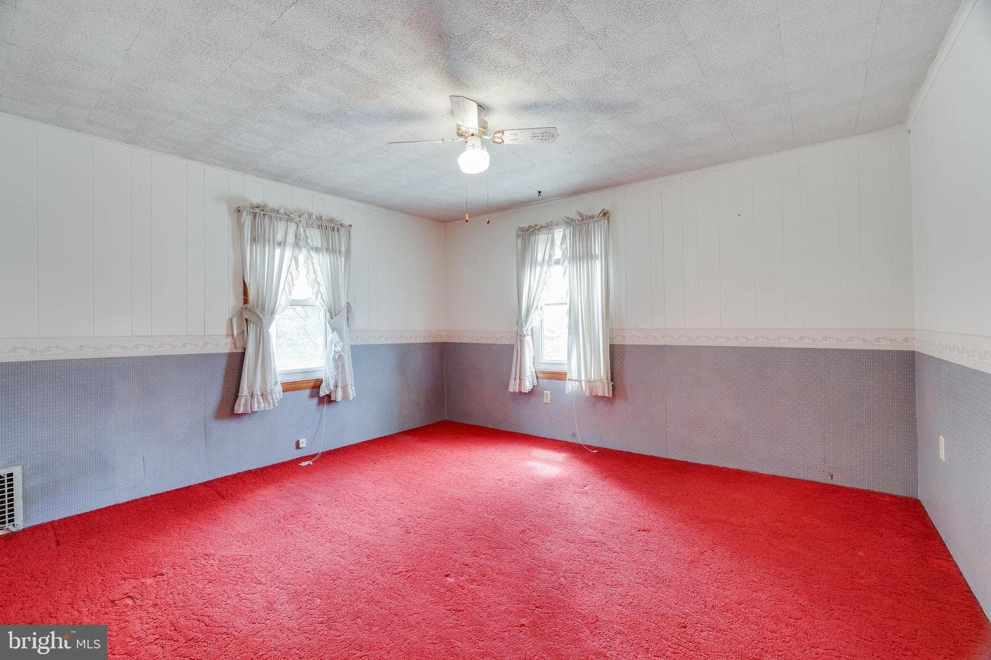 2712 Grand Street photo 16