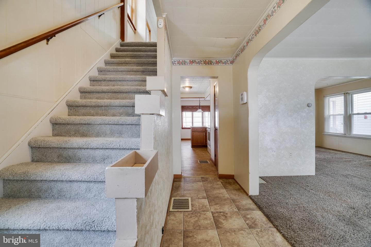 2712 Grand Street photo 2