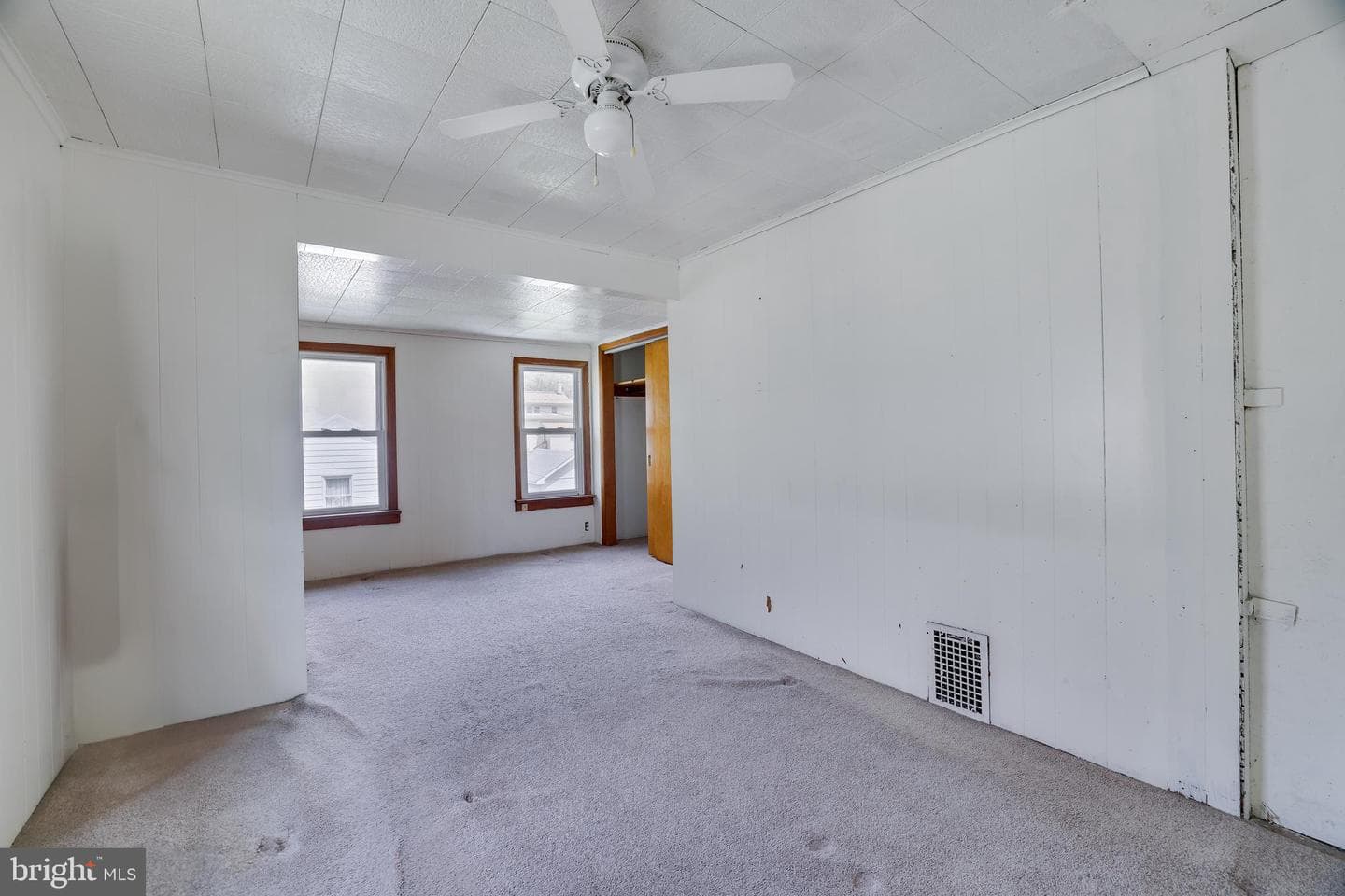 2712 Grand Street photo 20