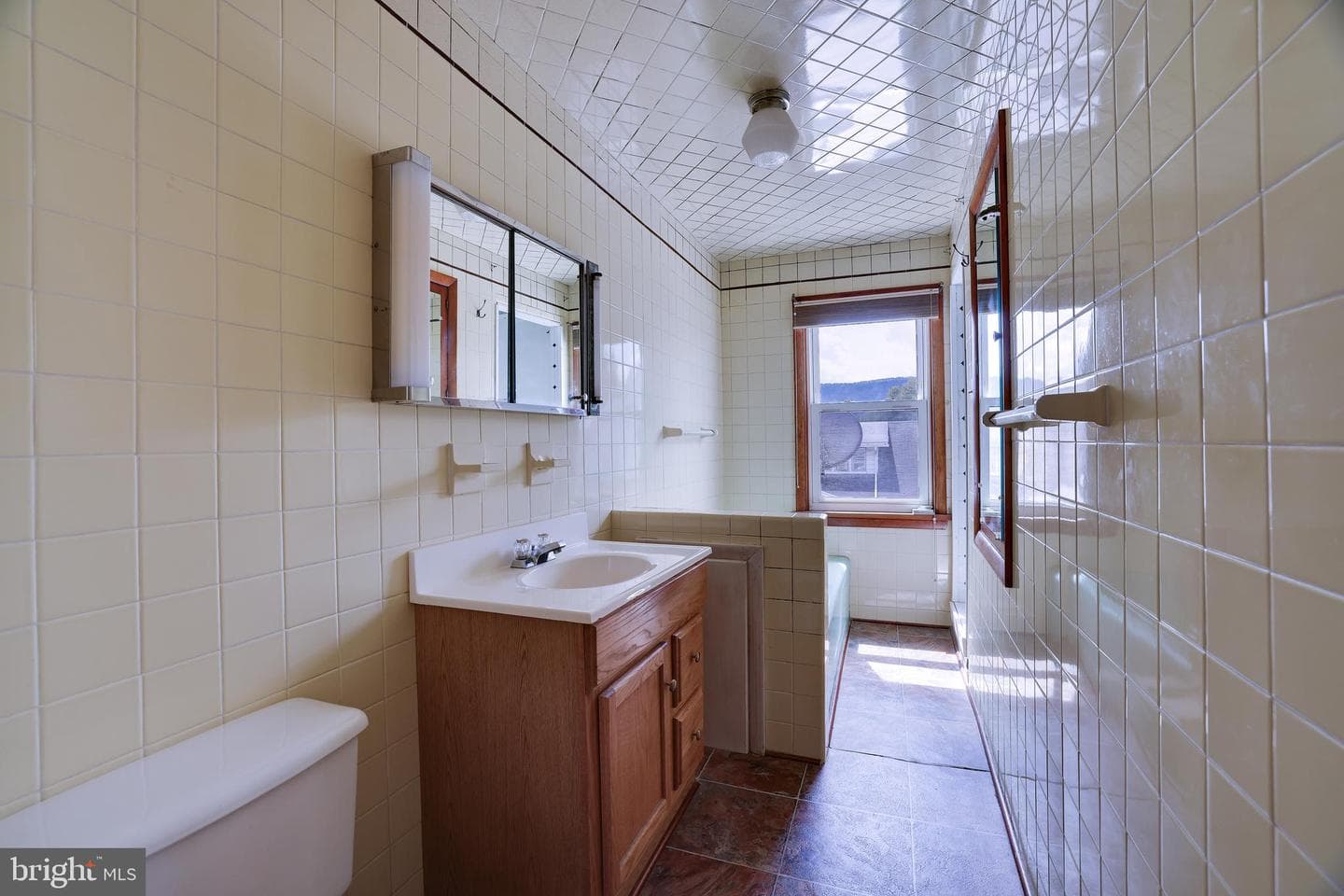 2712 Grand Street photo 22