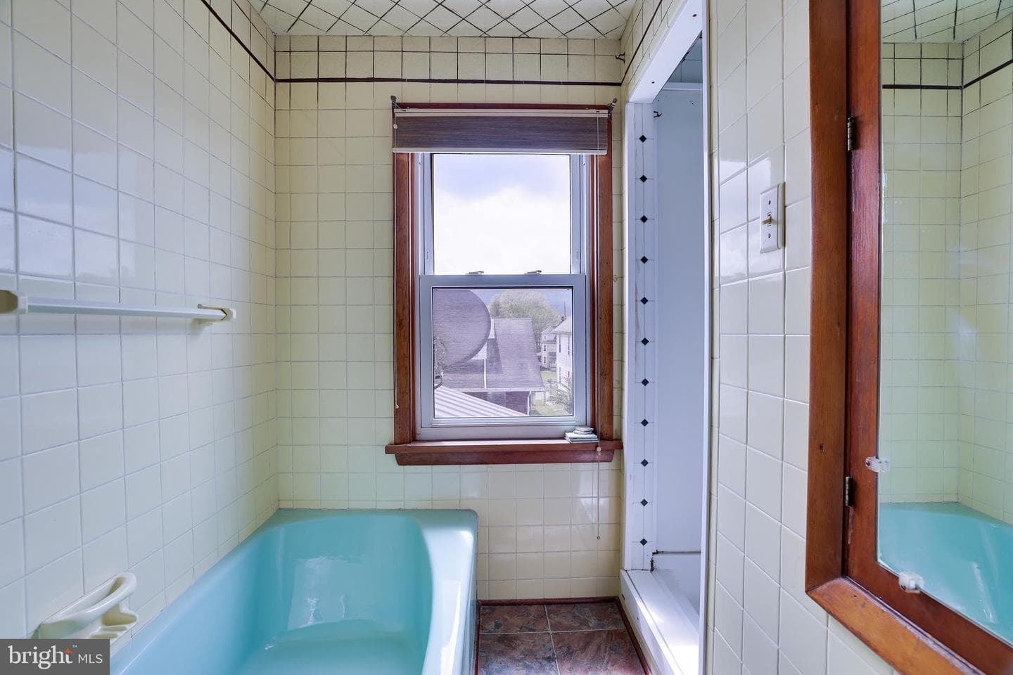 2712 Grand Street photo 23
