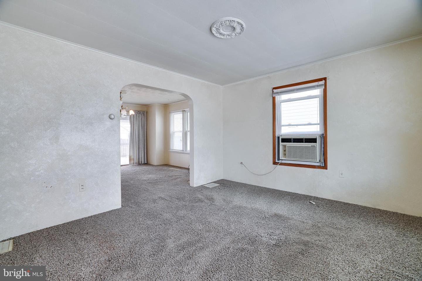 2712 Grand Street photo 7