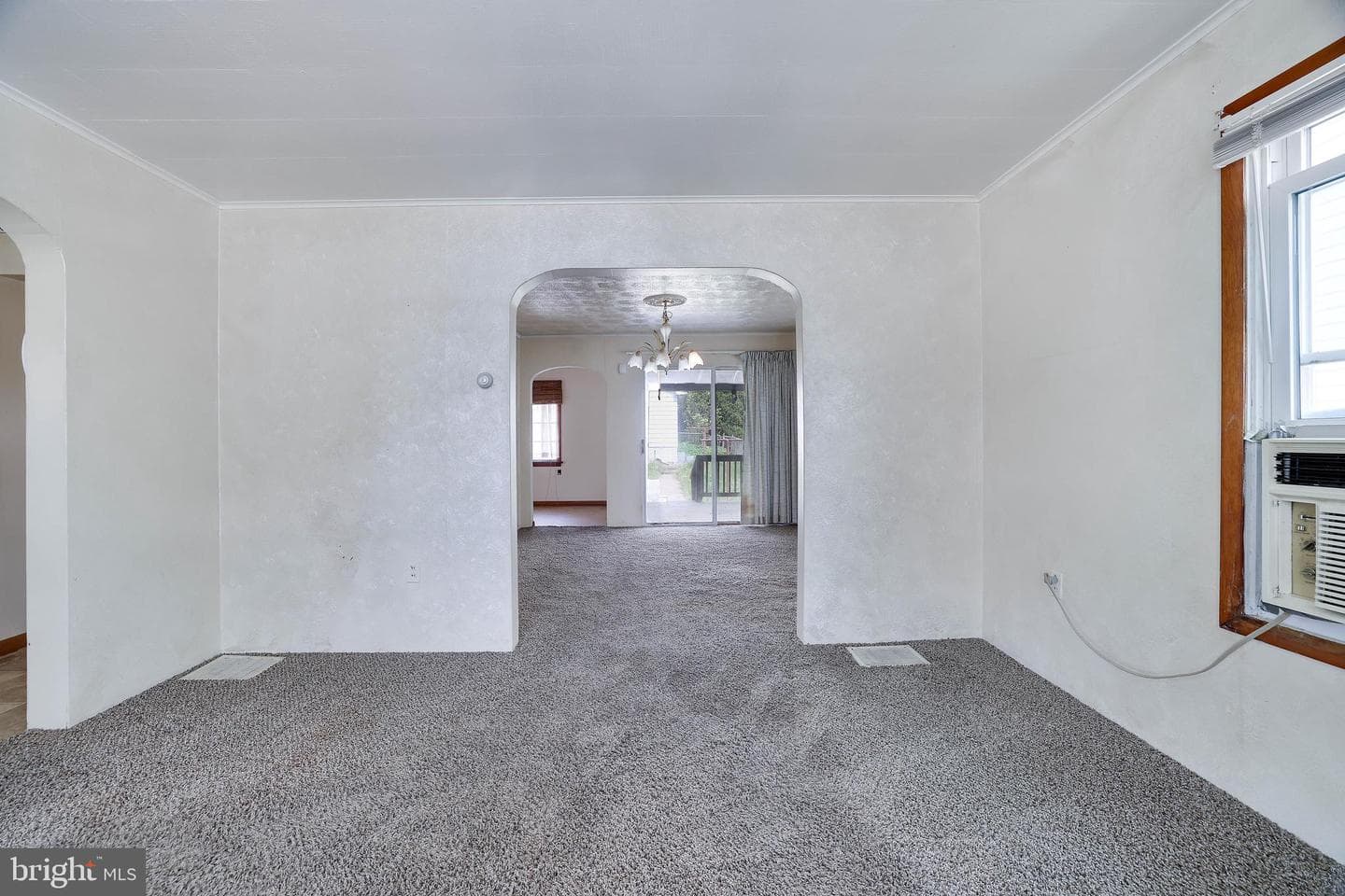 2712 Grand Street photo 8