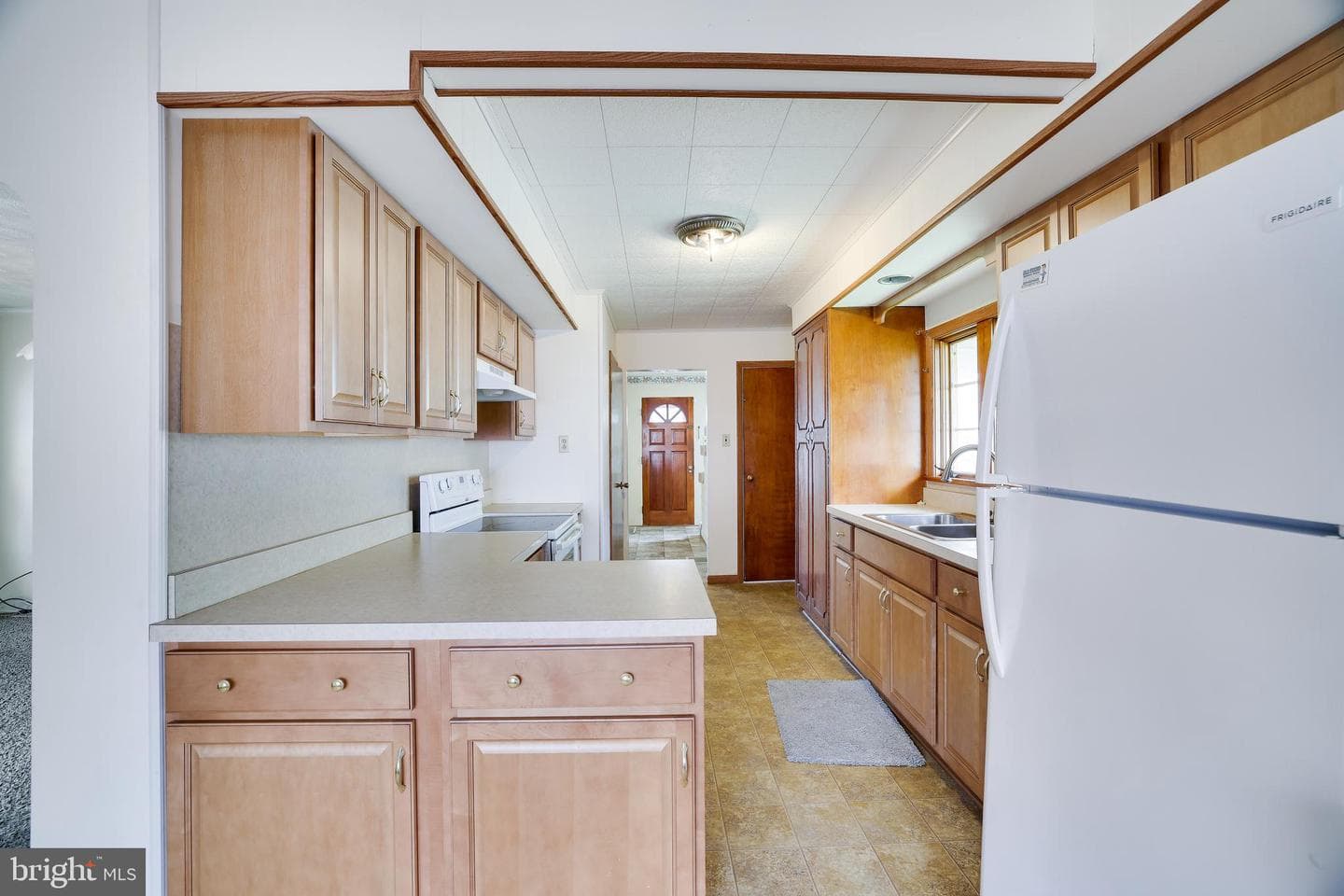 2712 Grand Street photo 9