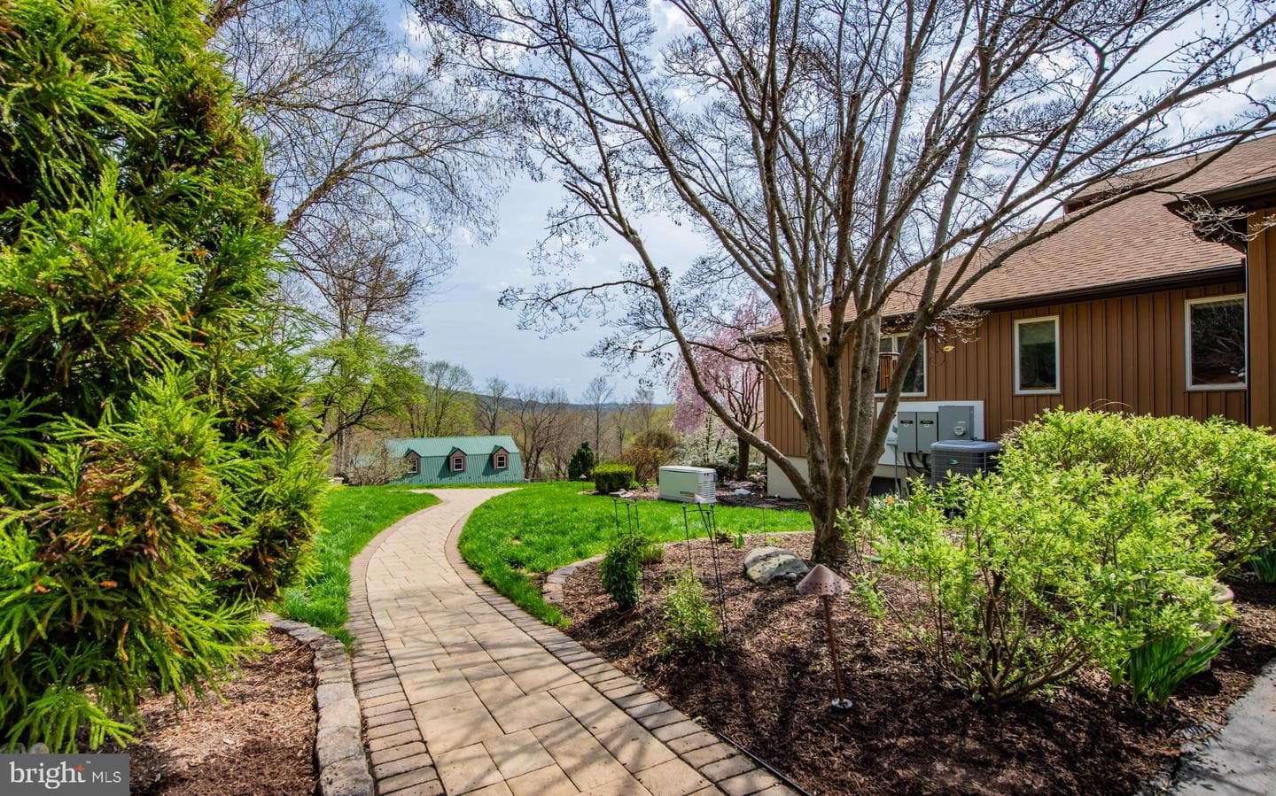 3023 Mountain Crescent photo 56