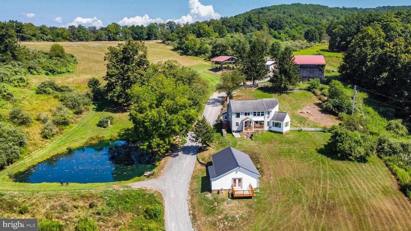718 Turkey Path Road, Linden
