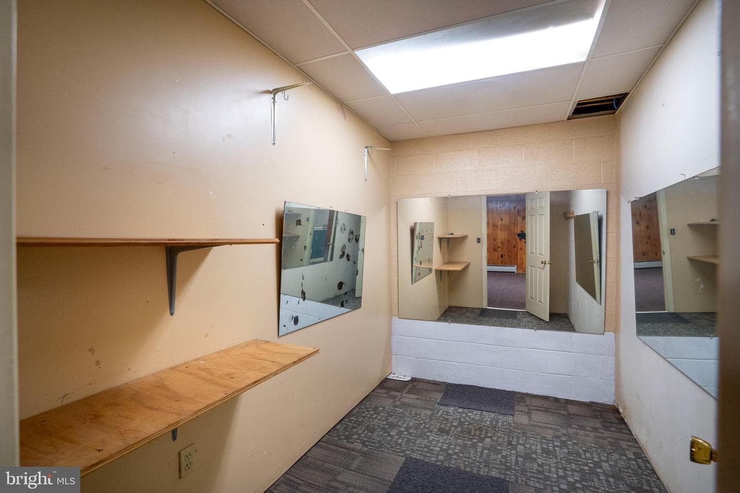 1040 Radio Club Road photo 51