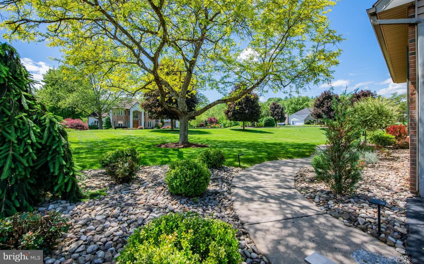 1245 Crestfield Drive photo 4