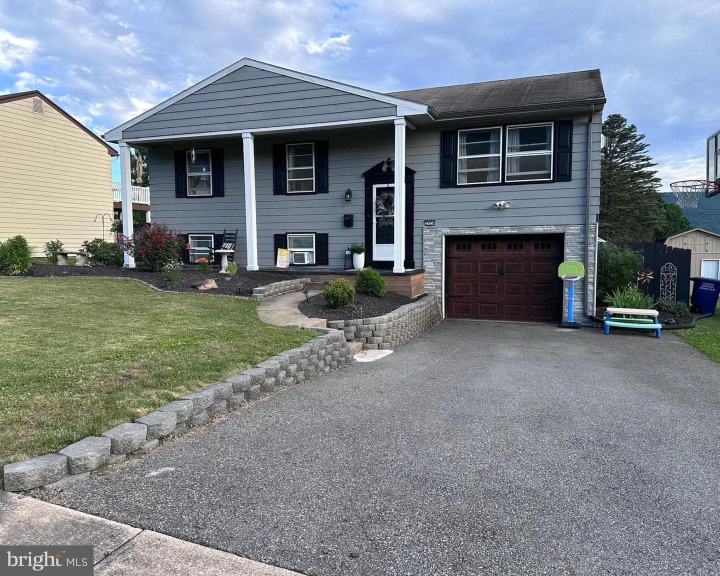 2424 N Hills Dr, Williamsport