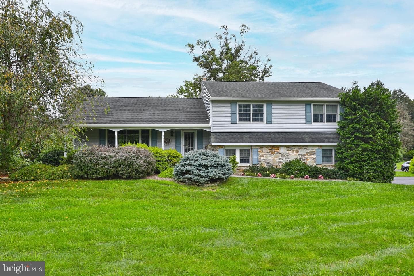 1025 Larch Circle photo 1