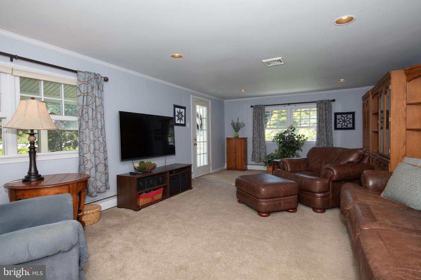 1025 Larch Circle photo 18