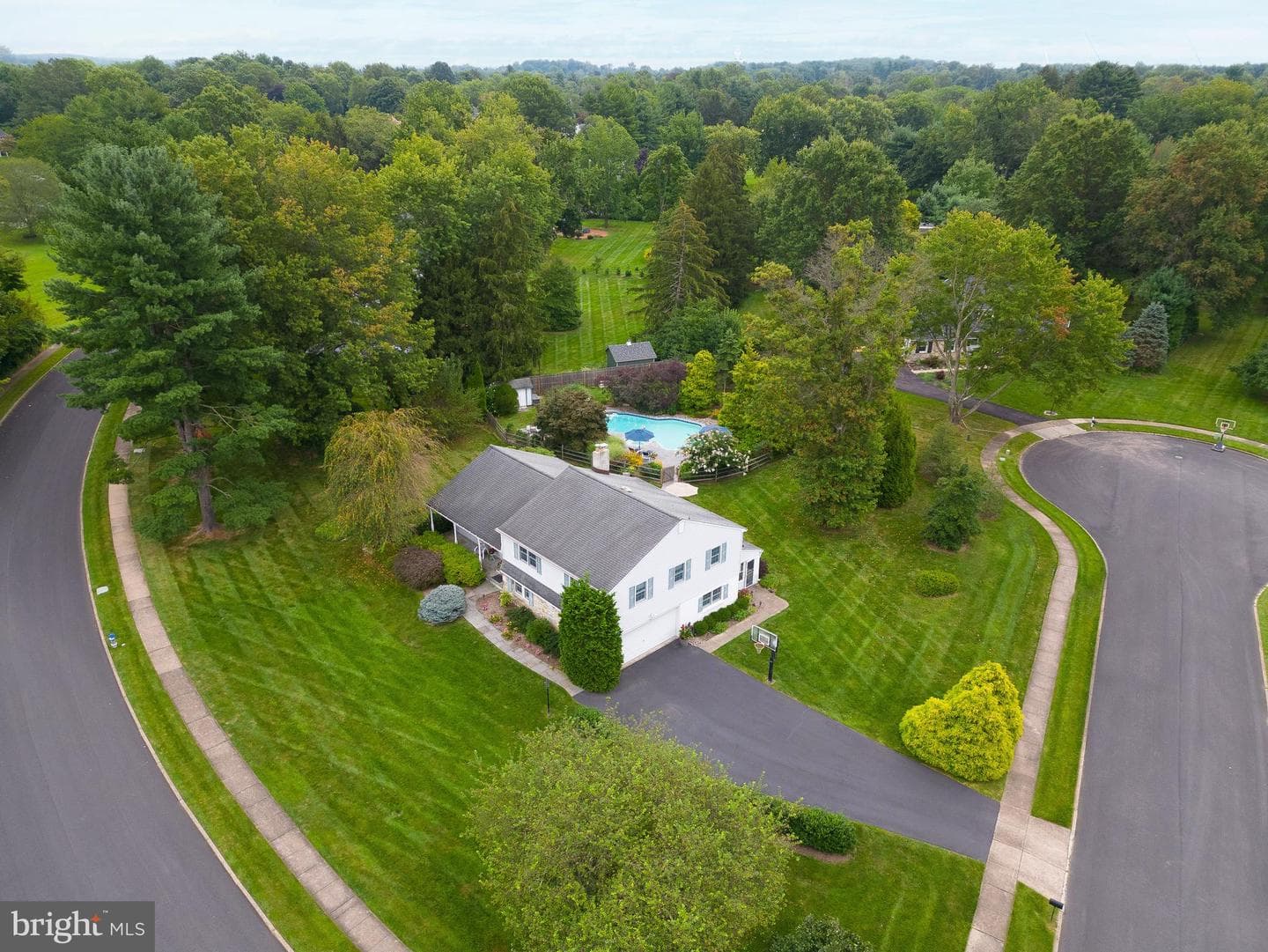 1025 Larch Circle photo 3
