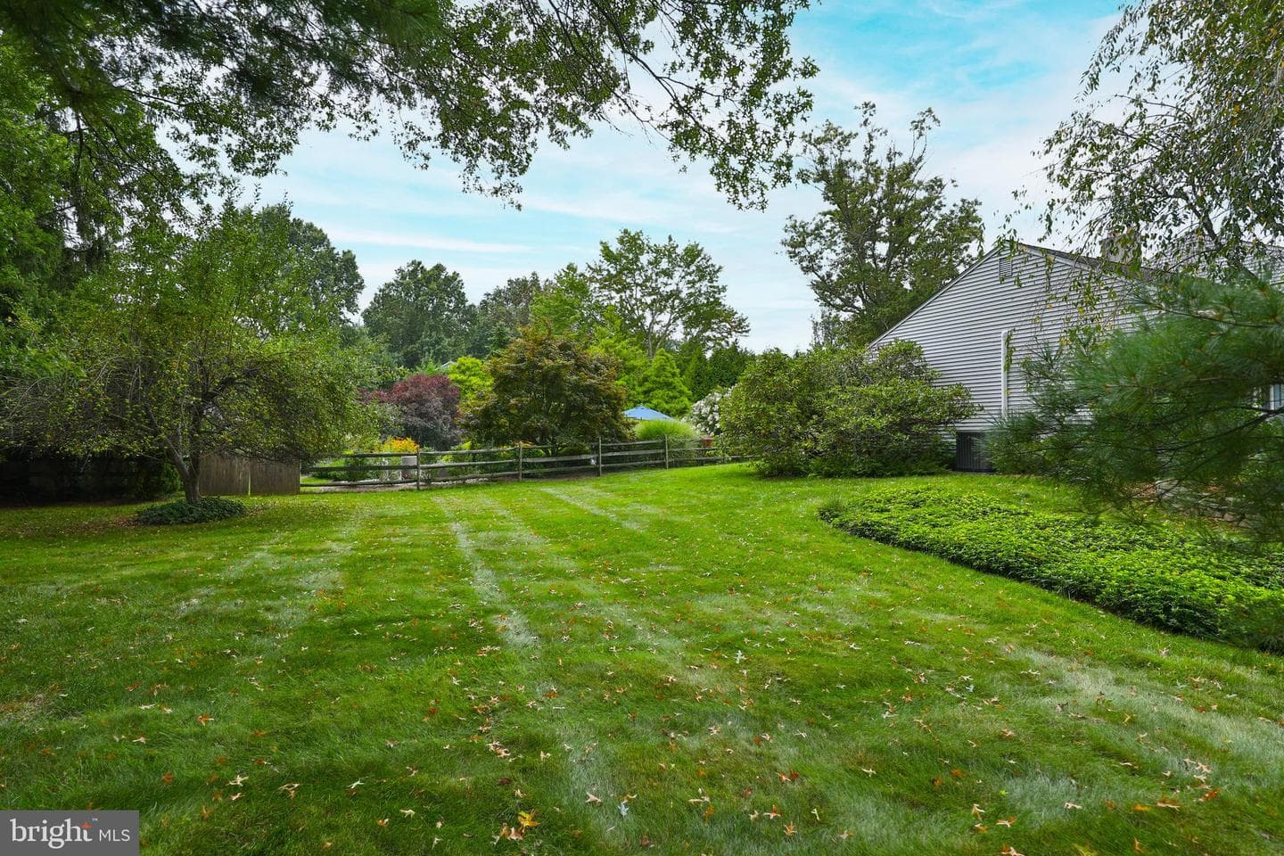 1025 Larch Circle photo 34