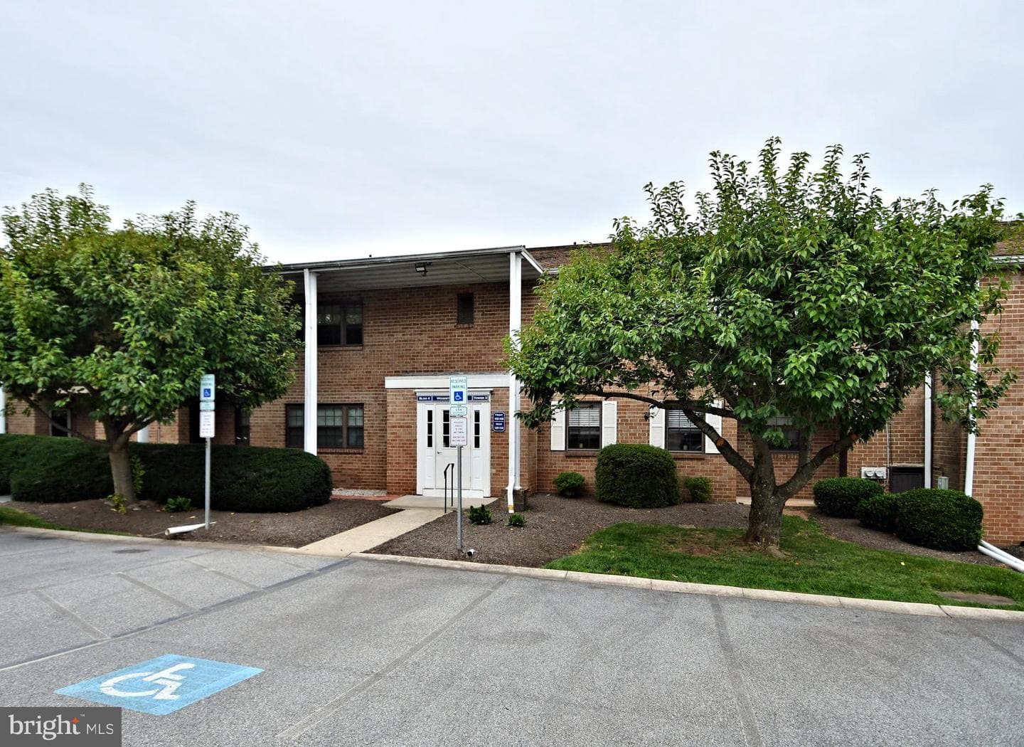 108 Woodstream Drive #condo 108 photo 4