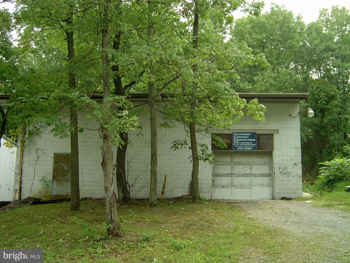 1001 Swinehart Road photo 10