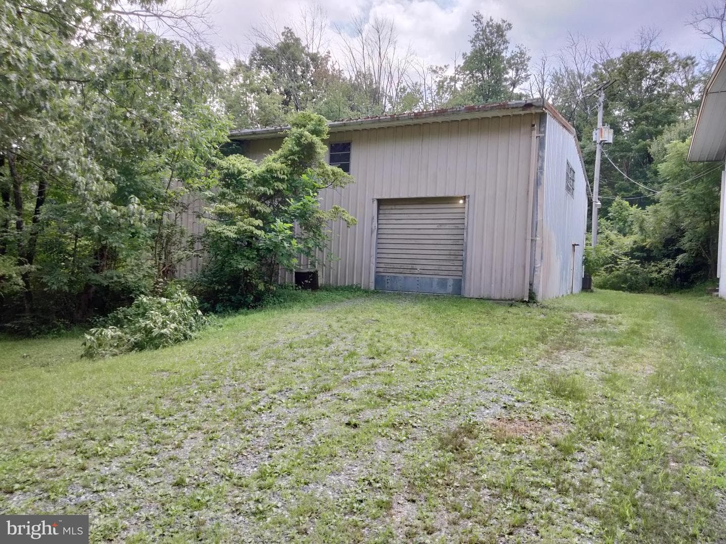 1001 Swinehart Road photo 2