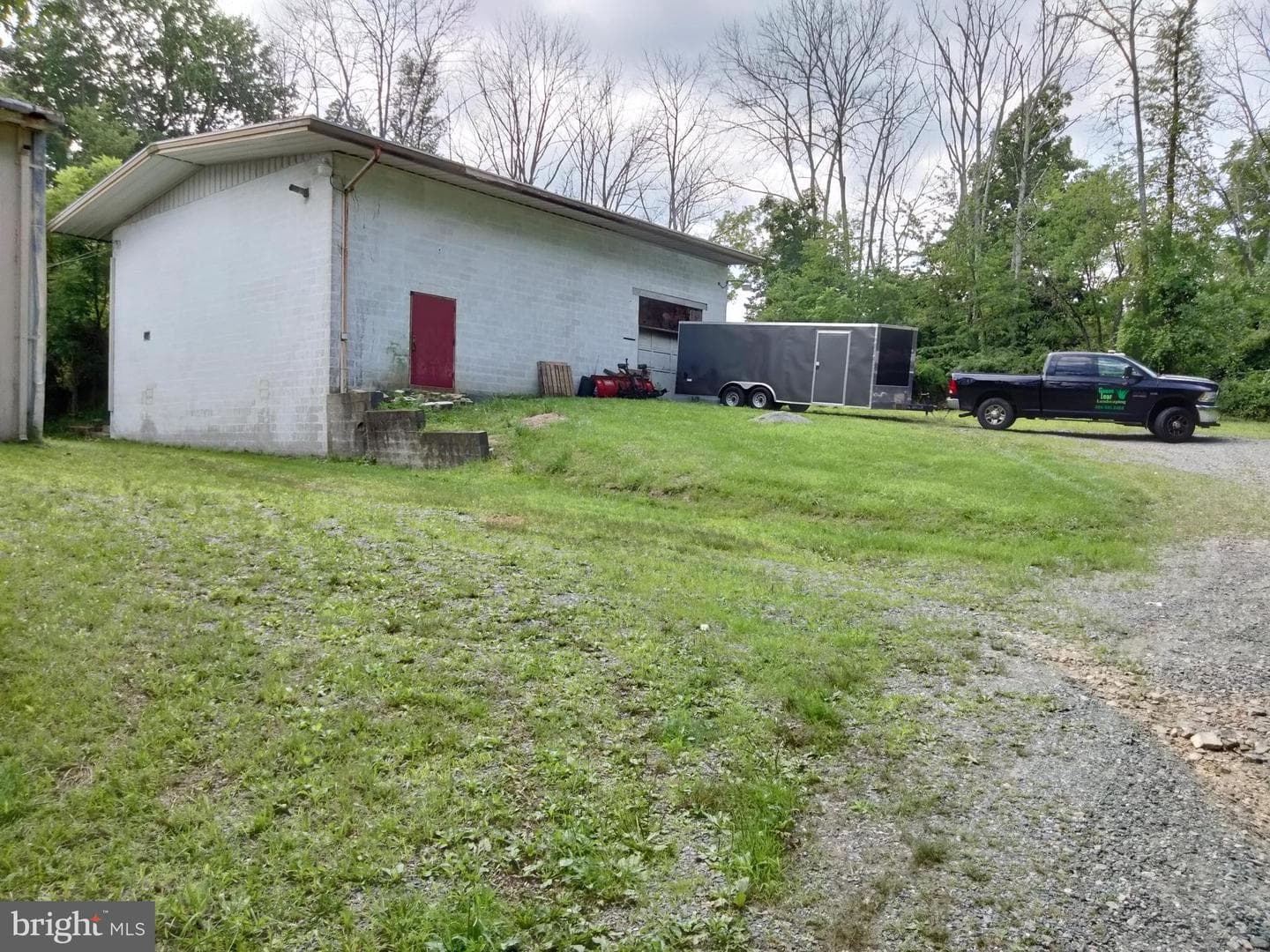 1001 Swinehart Road photo 3