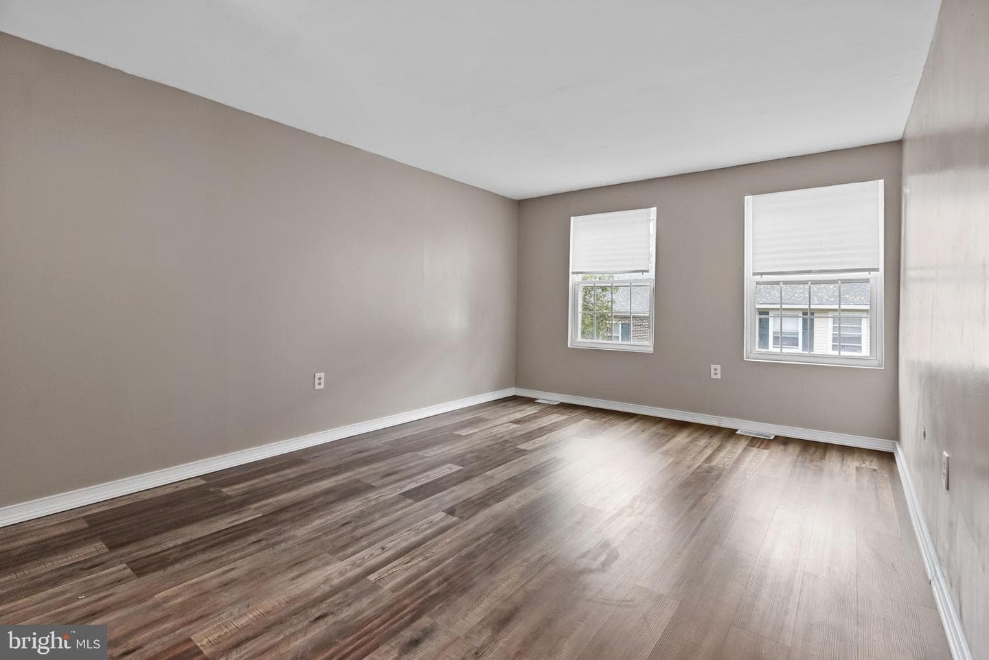405 Middleton Pl photo 14