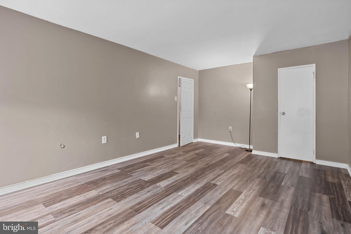 405 Middleton Pl photo 15