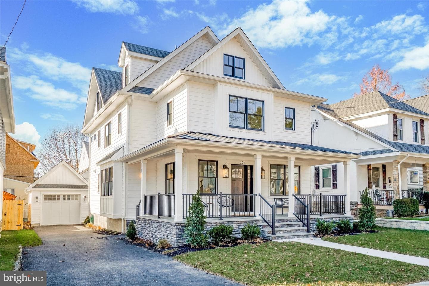 204 Iona Avenue photo 1