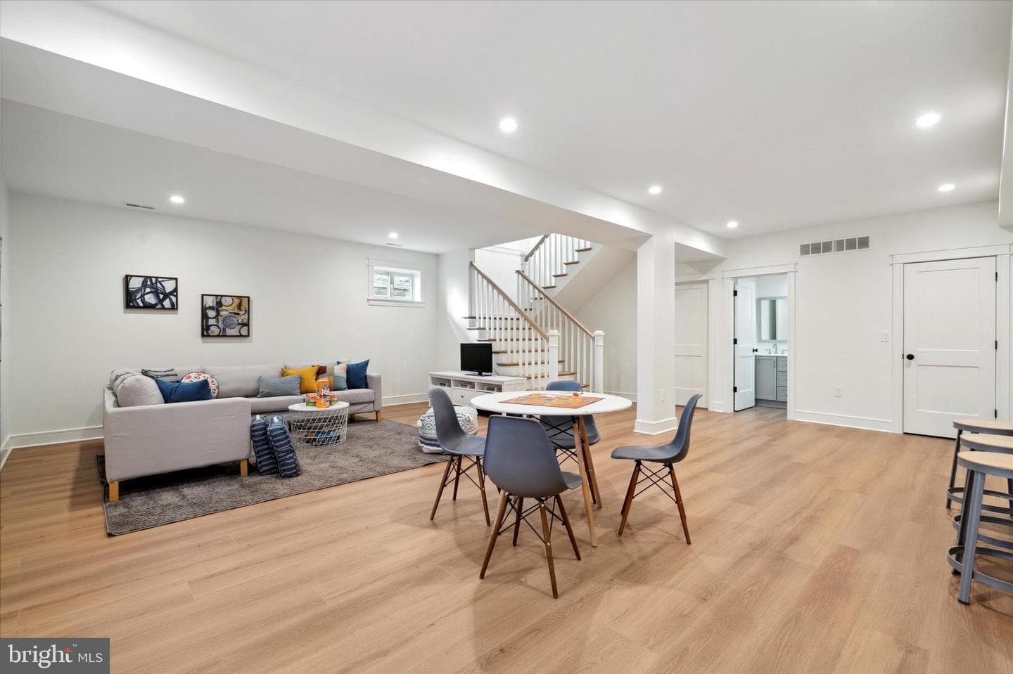 204 Iona Avenue photo 21