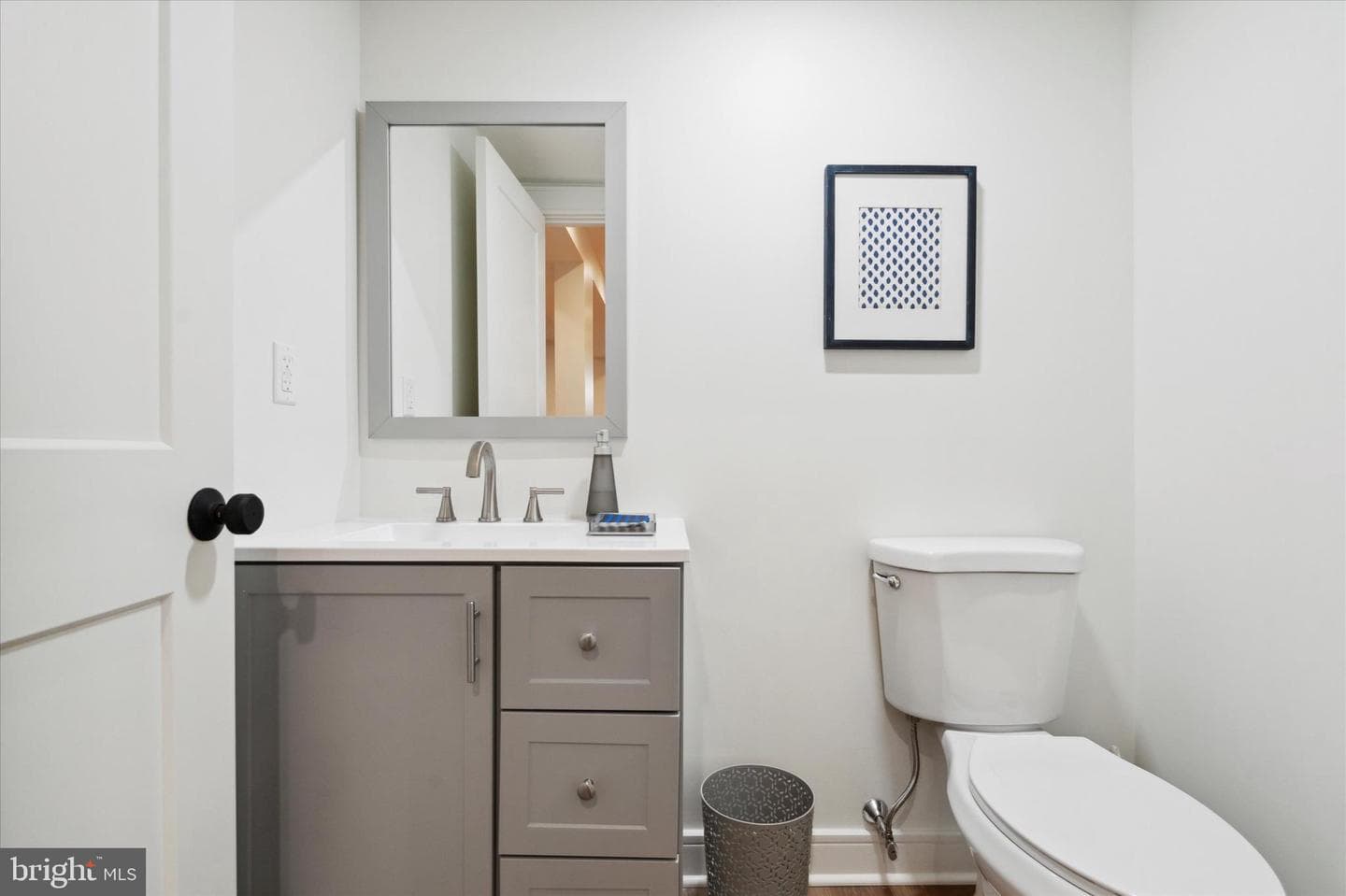 204 Iona Avenue photo 22